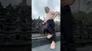 Bocil naik kursi raksasa amp bermain di miniatur candi bocil bermain candi temple funny shorts [upl. by Adnamar888]