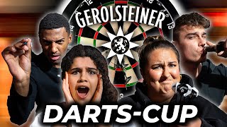 Wer trifft das Bullseye Zwei Teams ein Cup und null Ahnung  Gerolsteiner Darts Cup [upl. by Nessaj]