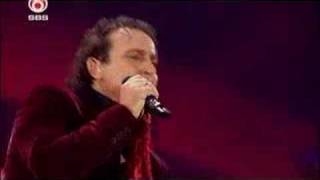 Marco Borsato  Vrij Zijn Live  Symphonica in Rosso [upl. by Darrell]