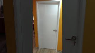 Fabricación de puerta en MDF en color blanco satinado puertas carpinteros viralvideo trabajos [upl. by Mutz]