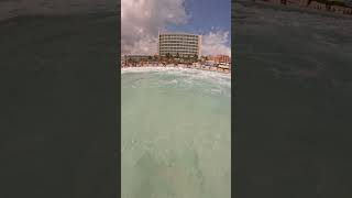 Así se ve una Ola Bajo el AGUA cancun [upl. by Glennon430]