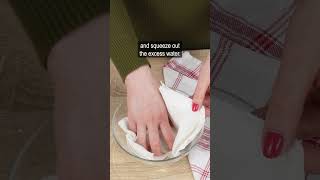 Trick for clean toaster with paper towel [upl. by Leoni]