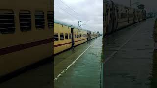 🚉11124 Barauni  Gwalior Express Arrived At📍 Kalpi Station shorts railway [upl. by Mair]