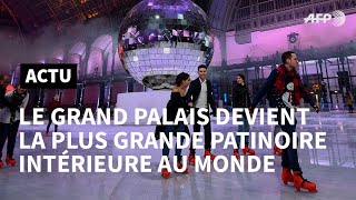 Ils démarrent lannée 2020 sur la patinoire du Grand Palais  AFP News [upl. by Algie894]