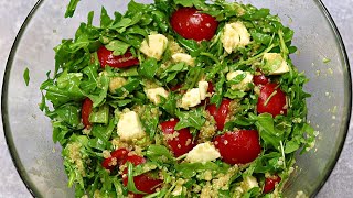 Dieses Quinoa Salat Rezept ist super lecker schnell und einfach Rucola Salat  Mozzarella amp Tomaten [upl. by Benil613]