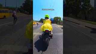 Ситуация на СВЕТОФОРЕ😅 Один посигналил второму стало СМЕШНО😂 reaction bikelover motoraido [upl. by Nelac]