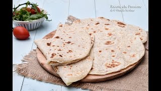 Piadina romagnola ricetta originale  Ricette che Passione [upl. by Anahsor347]