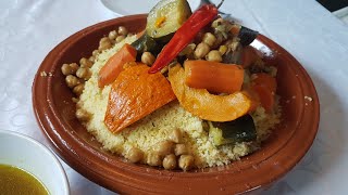 Marokkaanse couscous met rundvlees en groenten [upl. by Aihsik]