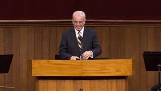 A quotLeaky Dispensationalistquot  Pastor John MacArthur [upl. by Colon]