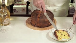 How to cut and serve Panettone [upl. by Hennahane]