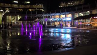 spruzzi dacqua a tempo di musica piazza gae aulenti milano in 4k ultra hd SONY AXP33 AX33 [upl. by Shelagh]