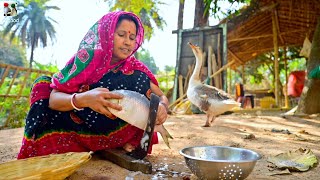 মায়ের হাতের কলা পাতায় ইলিশ মাছের ঝোল সঙ্গে বেগুন মাছের মাথা দিয়ে ধনেশাক রান্না  ilish macher jhol [upl. by Goldstein781]