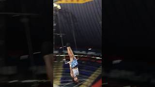 Trapézio de voos cirquedusoleil disney trampoline trampwall redbull [upl. by Botnick530]