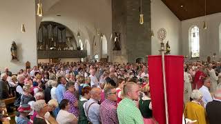 quotGroßer Gott wir loben dichquot beim VolksmusikFestival drumherum Regen [upl. by Yanej]