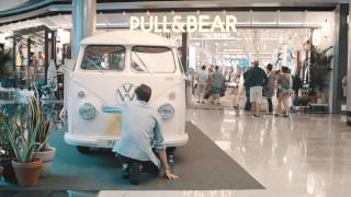 PullampBear inaugura nueva tienda en Marineda City [upl. by Caddric]