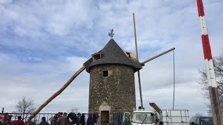 Le moulin à vent de Gignac retrouve ses ailes [upl. by Regor]