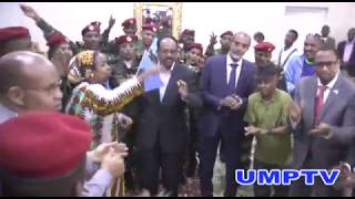 le président Farmajo et la troupe Harbi [upl. by Xever]