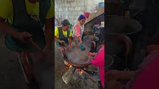 Cocineras de Concepción de Porfirio Díaz preparando el mole de Res en la Cofradía mole Huajuapan [upl. by Marty]