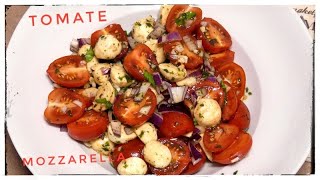 Klassiker Tomate MozzarellaSalat [upl. by Yrian]