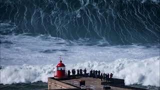 Gente y Olas de Nazaré [upl. by Bink]