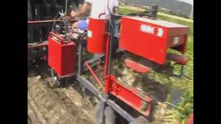 ERME 1row garlic harvesterbinderwmv [upl. by Fuchs]