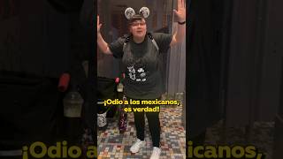 Increpan a joven por hablar en español en Disneylandia [upl. by Janette]