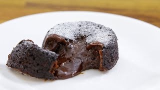 Recette du fondant au chocolat coeur coulant [upl. by Ainirtak]