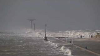 pier hoek van holland storm 5 januari 2012 [upl. by Hildie]