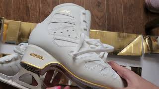 Unboxing my very FIRST Ice Skating Shoes  Edea Piano  MK Professional Lite Blade [upl. by Aramas]