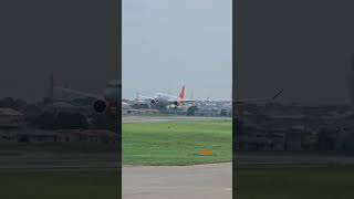 Ibom Air 🇳🇬Airbus A220300 seen landing in Lagos Airport [upl. by Ahsenrac]