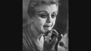 The Worst Pies in London Blooper  Angela Lansbury  Sweeney Todd First Preview 02061979 [upl. by Esor]