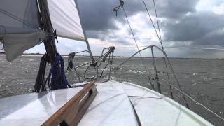 Zeilen met windkracht zes op het Markermeer [upl. by Hescock]