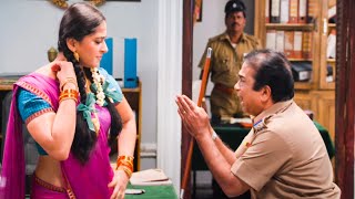 Anushka Shetty Traps Police in Rajnikanths Bail  Lingaa Movie Comedy Scene  Telugu Movie [upl. by Gotthelf]