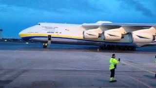 Close up på An225 Världens största flygplan på Stockholm Arlanda Airport [upl. by Wyck]