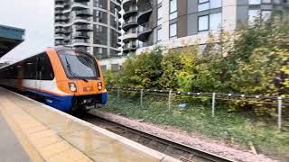 LO 710264 Departs Barking trainspottinguk [upl. by Euk]