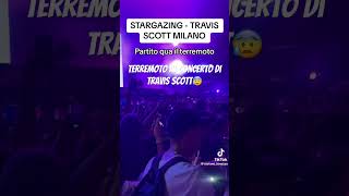 Terremoto al concerto di Travis Scott 😨 [upl. by Anitnerolf682]