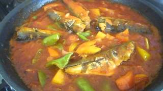 Guisando sardinas en salsa de tomates 3 [upl. by Ainafetse]