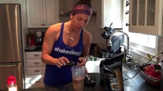 How to make shakeology the right way [upl. by Jackie]