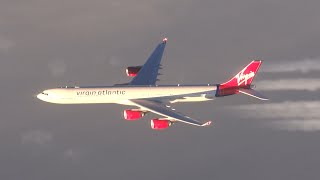 EXTREME closeup air to air race between a B747 and an A340 [upl. by Mano]