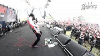 Hoolahoop  Hari Untuk Berlari Live at HELLPRINT 2014 [upl. by Akinak]