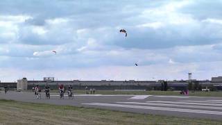 Freizeittipp Tempelhofer Park  Feld  Flugfeld Tempelhof  Berlin [upl. by Hagan724]