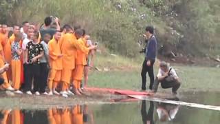 Shaolin monk runs atop water for 118 meters [upl. by Nickerson]