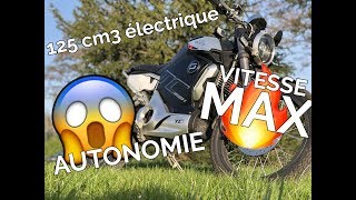 MOTO 125 ÉLECTRIQUE  La SUPER SOCO TC MAX en DÉTAILS  AUTONOMIE  VITESSE MAX [upl. by Arimak736]