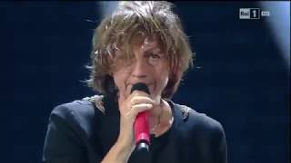 Gianna Nannini canta quotFotoromanzaquot  I migliori anni 27052016 [upl. by Newnorb]