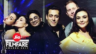 Filmfare Awards 2017  Salman Khan Poses With Jacqueline Sonakshi Preity Zinta [upl. by Enid864]