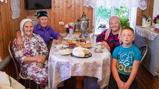 🇷🇺 How the LAST INHABITANTS of the village live Life in Russia today [upl. by Nelyak484]