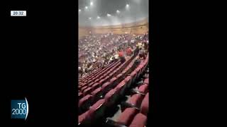 Attentato a Mosca strage in sala concerto Decine di morti [upl. by Meredi]