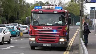 RARE Surrey Fire amp Rescue Service S22P3 Guildford responding through Guildford to an emergency [upl. by Beauvais]