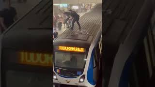 Incident metrou Piața Victoriei 8 august [upl. by Atla818]