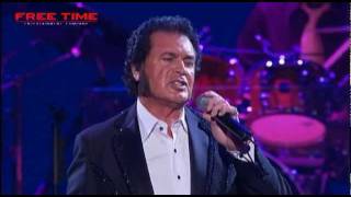 Video promocional Engelbert Humperdinck en Chile [upl. by Boggers]